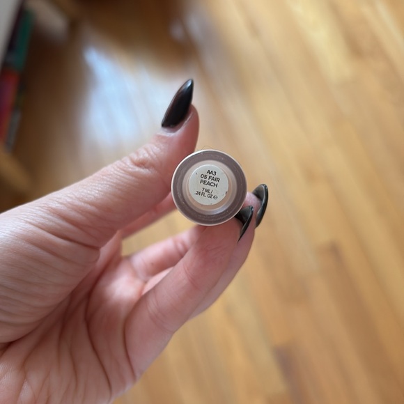 Haus labs triclone skin tech concealer 05 FAIR PEACH - Picture 2 of 3